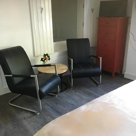 Bij Ons Op Vogelswerf 3*