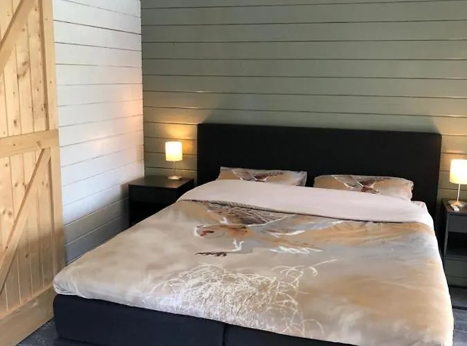 Bij Ons Op Vogelswerf Bed & Breakfast 3*