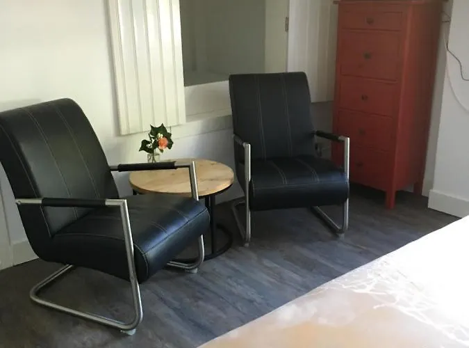 Bij Ons Op Vogelswerf 3*