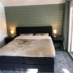 Bij Ons Op Vogelswerf Bed & Breakfast