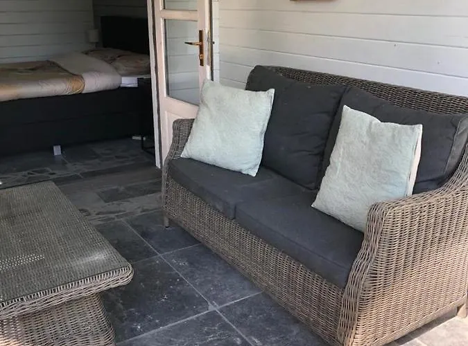 Bij Ons Op Vogelswerf 3*